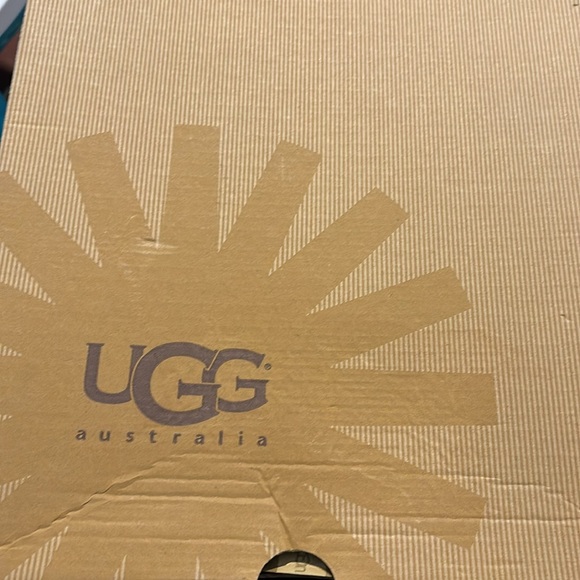 NWT Ugg Exclusive Classic Short Rock 1007491 W/CHRC Charcoal Boot USA6/EU7 - Picture 5 of 5